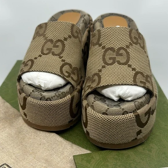 Gucci Brown Jumbo Monogram Platform Wedge Sandals, Sz 34 1/2 Box & Dustbags - Picture 4 of 16